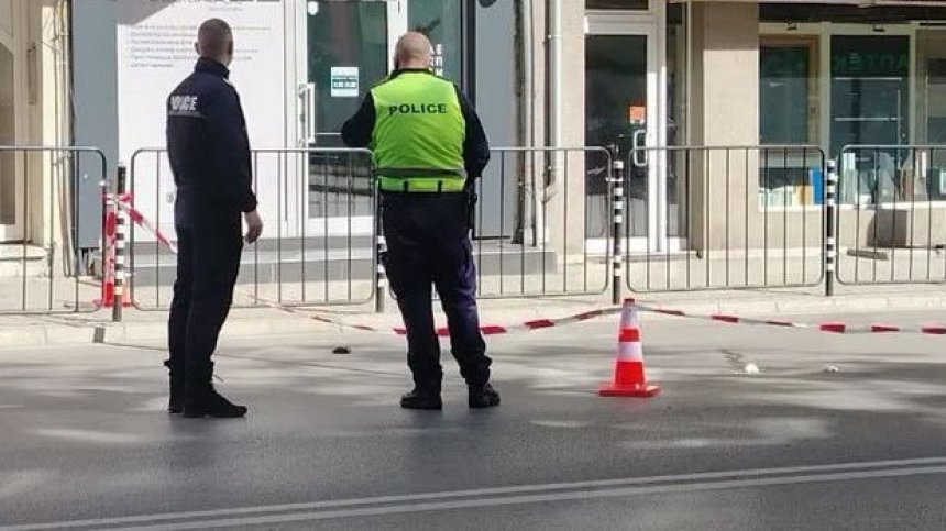 Самоубийство е сред версиите след смъртта на жена в Благоевград