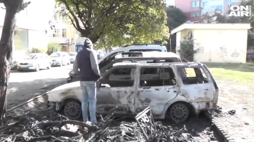 Още едно заведение и пет автомобила изгоряха във Варна