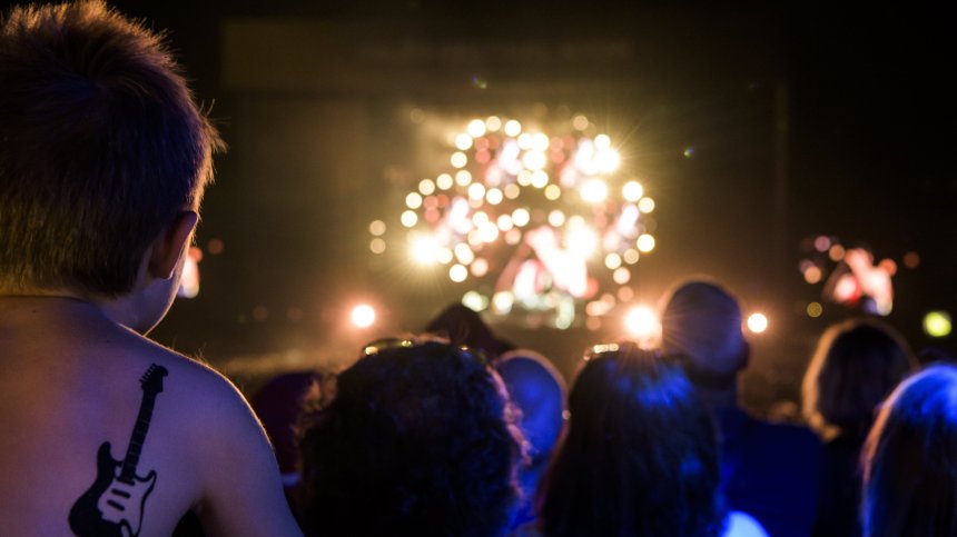 На 64 г. почина китаристът на Red Hot Chili Peppers Джак Шърман