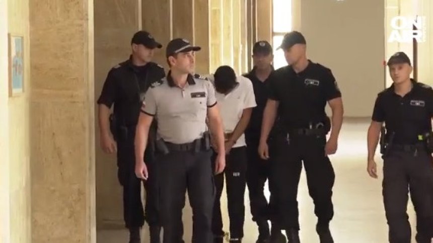 С ДНК проверяват дали Омар е на 15 г., твърди, че спирачките отказали, избягал с такси