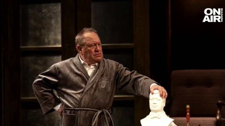 Мамалев в ролята на емблематичния Големанов: Министрите трябва да са богати, за да не крадат