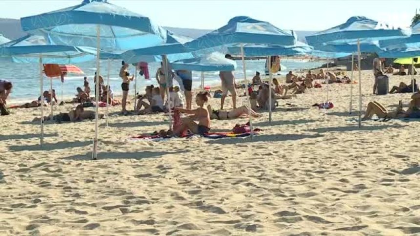 Колко ще плащаме за чадър и шезлонг по Черноморието ни