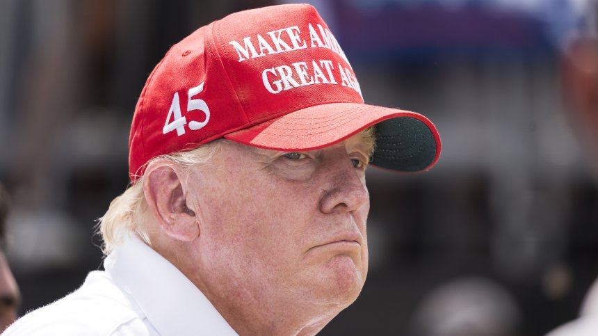 Повдигат обвинение на Тръмп, той видя политическо преследване и намеса в изборите