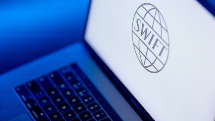 ЕС изключи още големи руски банки от системата SWIFT