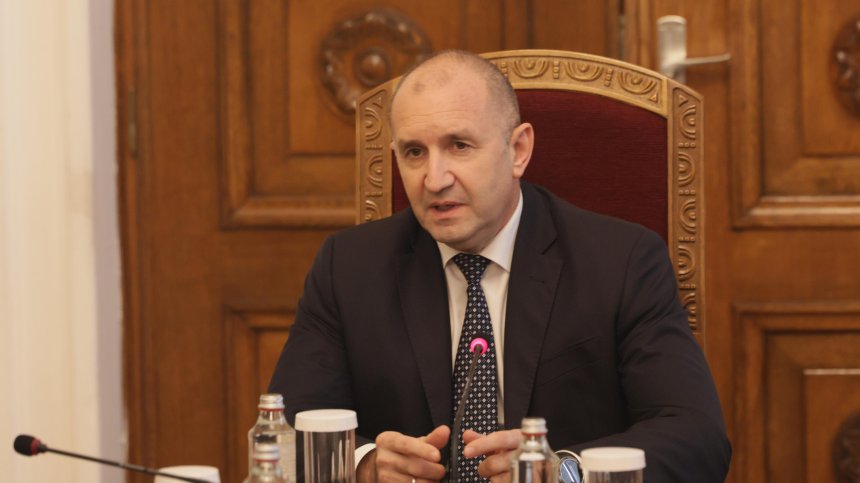 Радев чака за консултации "Възраждане" и "ДПС-Ново начало"