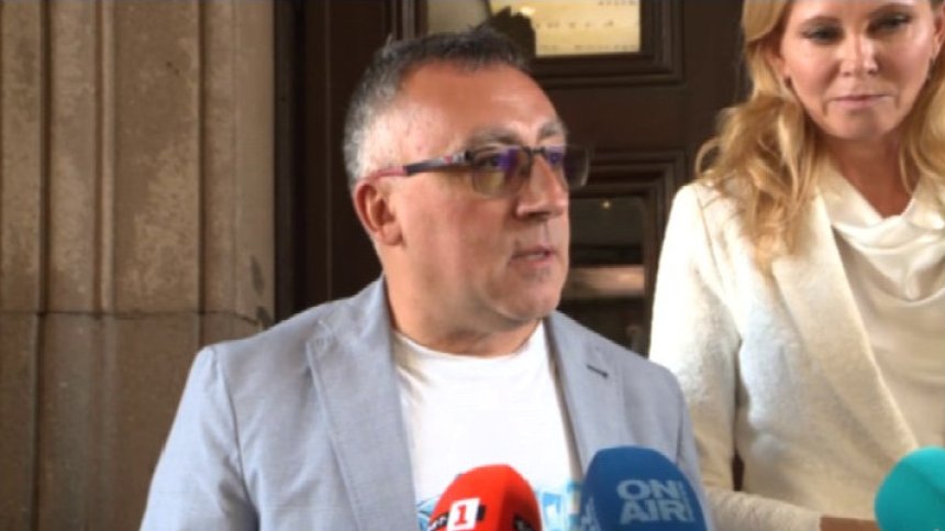 Директорите на училища няма да бъдат глобявани, ако ученик не носи маска