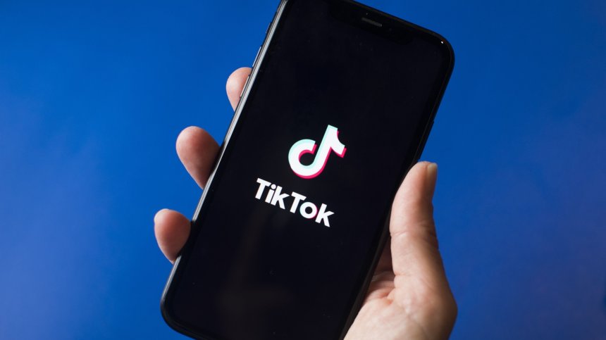 YouTube, TikTok и Snap&nbsp;твърдят, че защитават поверителността на малолетните