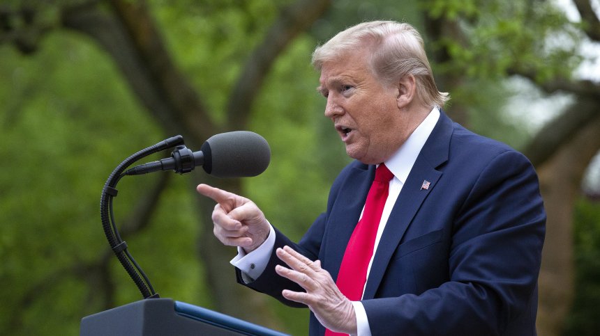 Ядосаният Тръмп спря финансирането на СЗО от САЩ