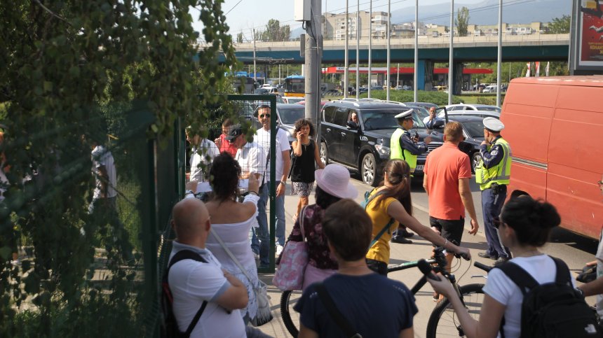 Протестиращи са били нападнати от привърженици на ГЕРБ (Обновена)