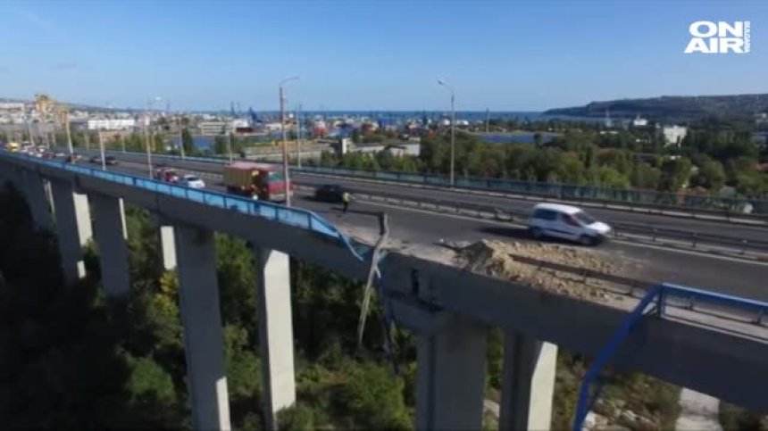 Можела ли е мантинелата да удържи падналия от Аспаруховия мост камион?