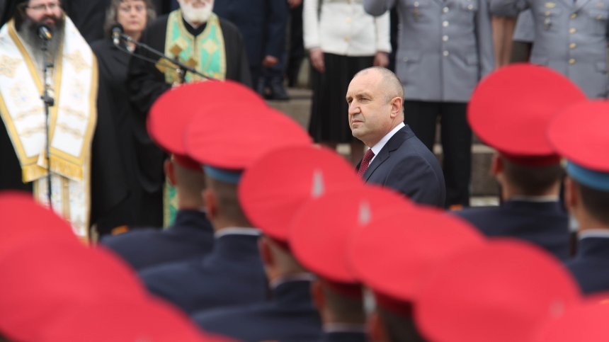 Радев: Важно е да има редовно правителство и парламентът да приеме важните закони