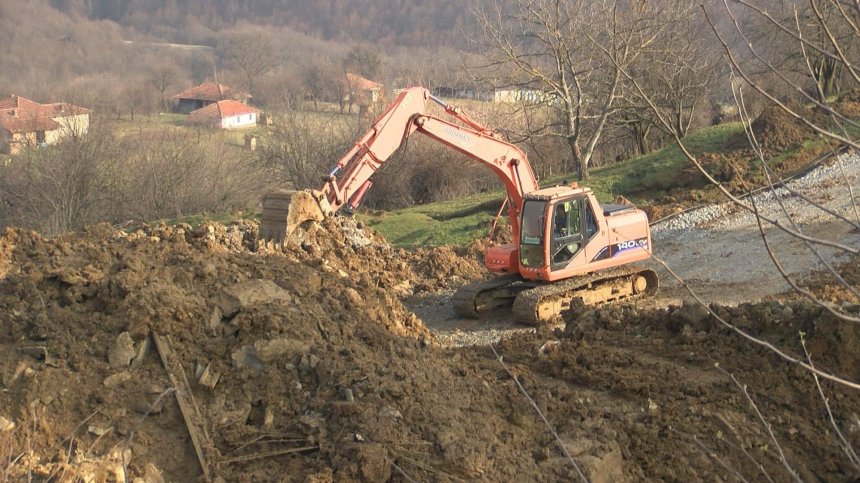 400 млн. лв. повече за нови пътища и борба със свлачищата