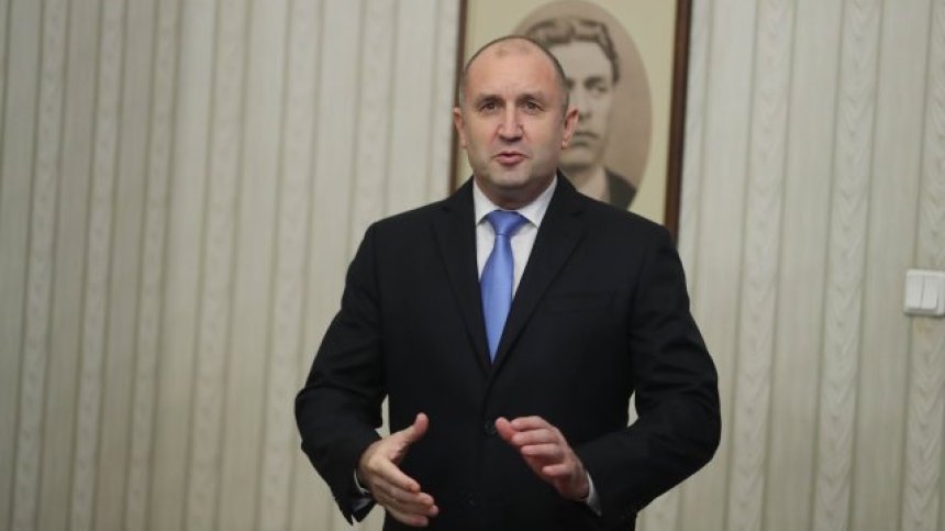 Ще има ли стабилно правителство? Радев връчва първия мандат на ГЕРБ-СДС