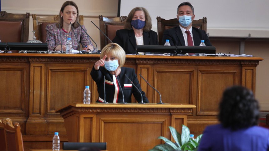 Високо напрежение и обвинения в НС след разпускането на НОЩ