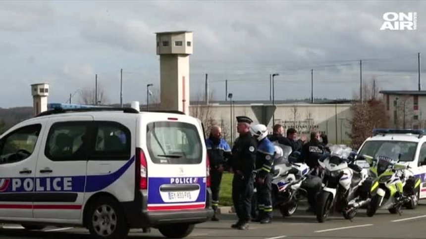 Затворник във Франция рани двама надзиратели