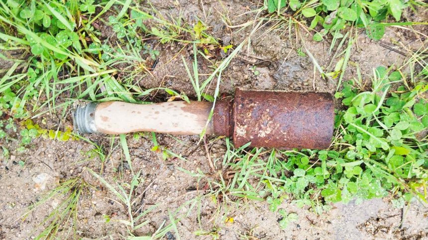Унищожиха силно корозирала ръчна граната в старозагорско село