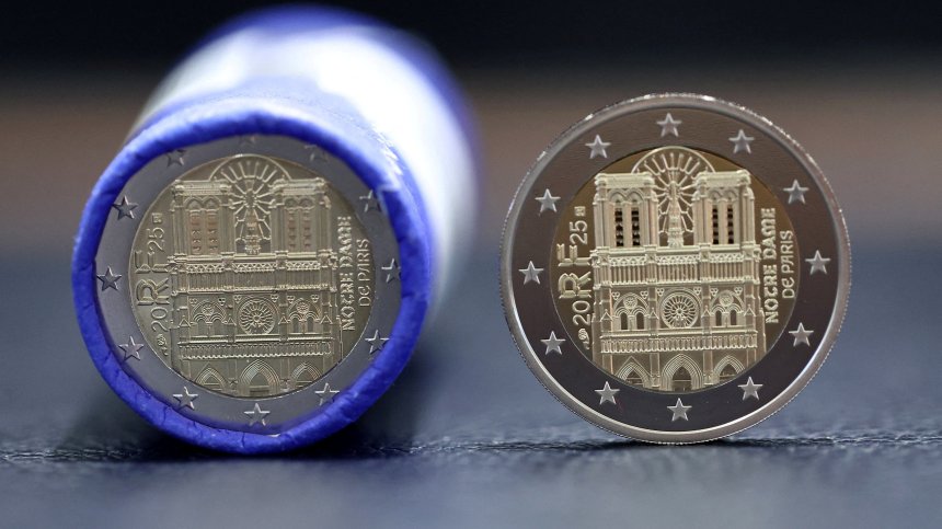 "Нотр Дам" блести върху монетата от 2 евро на Франция