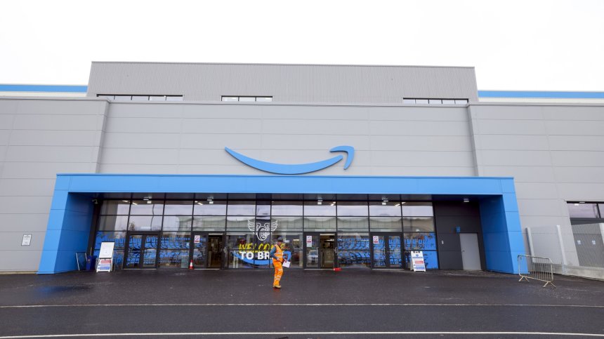 Нов срив на облака на Amazon, спряха голям брой онлайн услуги