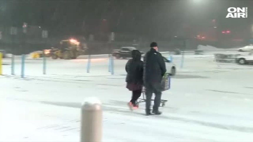 Няколко летища бяха блокирани в САЩ заради обилен снеговалеж