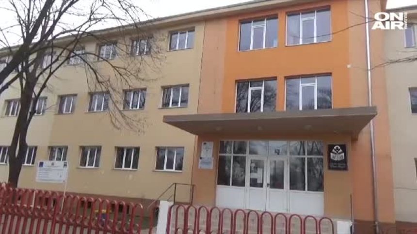 Учител в Силистра изпусна бойния си пистолет в класната стая