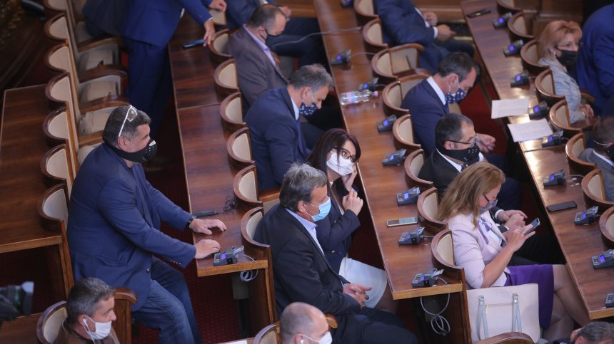 Парламентът обсъжда промените в Закона за ДДС