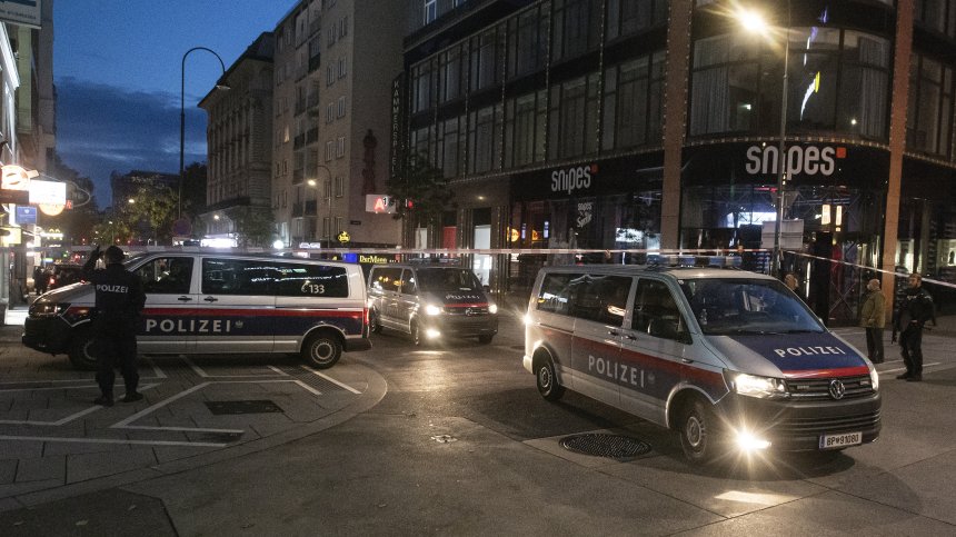 Боян Чуков: Европа допусна на територията си огромни тълпи от джихадисти