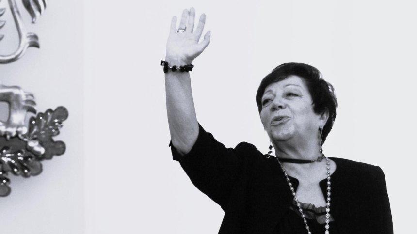 На 80 години си отиде поетесата, писател и издател Божана Апостолова