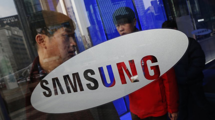 Добрите резултати на Apple понижиха печалбата на Samsung