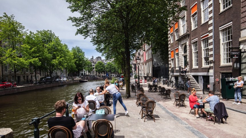 Здравният пропуск става задължителен за почти всички обекти в Нидерландия