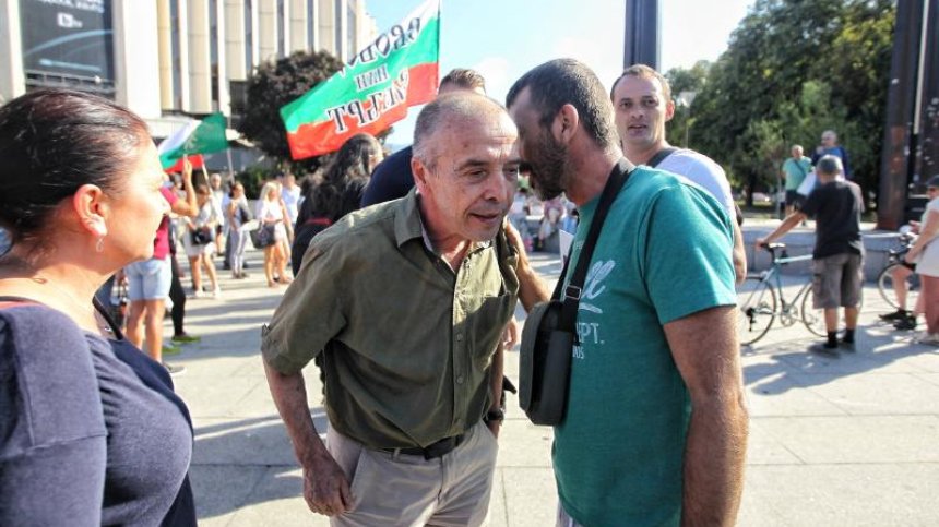 Прокуратурата реши дали да обвини доц. Мангъров за изказване против ваксините