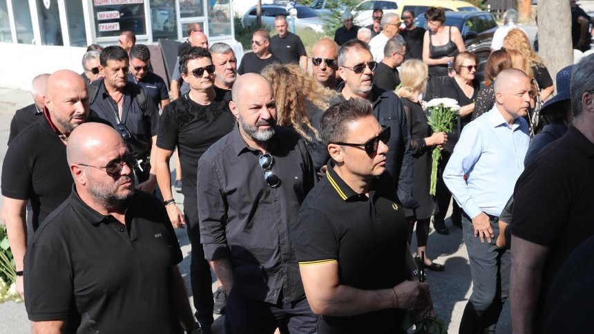 Поклонението пред Тодор Славков в СНИМКИ