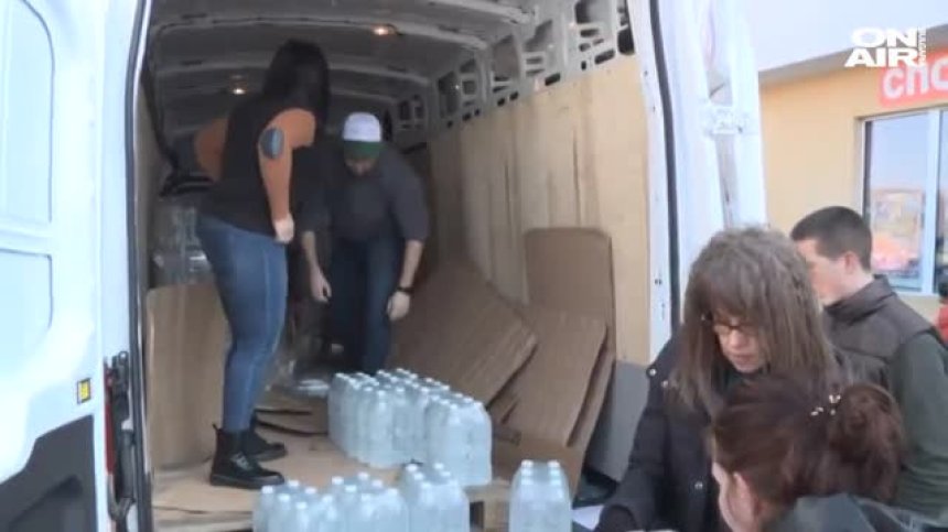 Раздадоха над 6 тона безплатна вода в Дивотино и Батановци