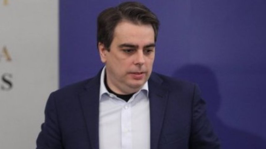 Асен Василев: "Лукойл" или не разбират, или всяват страх. Бензинът няма да поскъпне