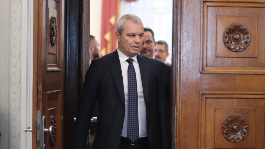 Костадинов: Подаряваме 1,2 млрд. лв. на Украйна и теглим 19 млрд. нов дълг