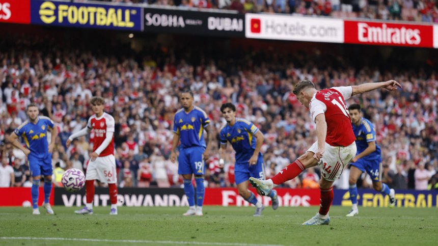 "Арсенал" разби "Лийдс" на Илия Груев, Гьокереш ги започна във Висшата лига