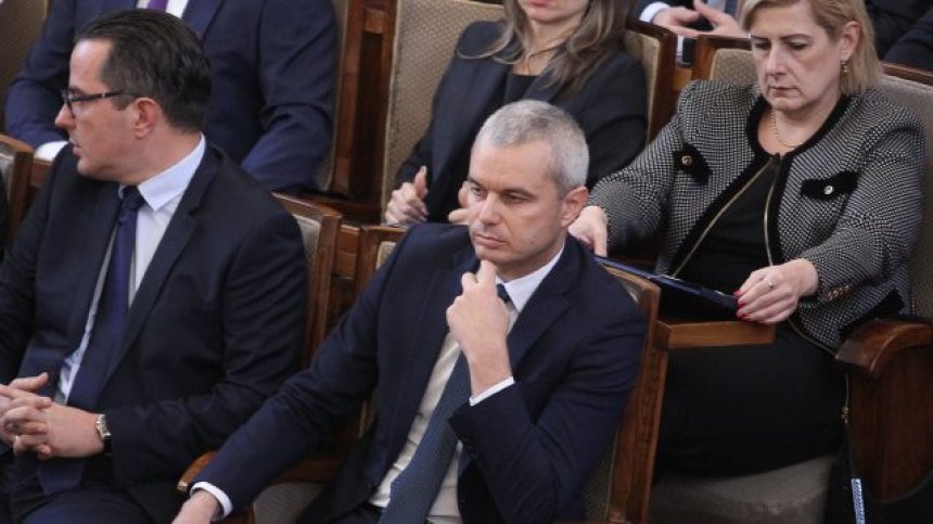 Костадинов отговори на Хазарта: Новите управляващи са наследили късогледството на предишните