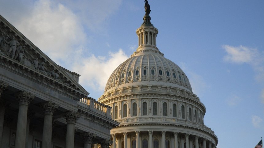 Американски изтребители прихванаха малък самолет, разбил се край Вашингтон