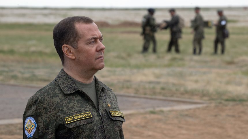 Медведев: Трябва да унищожим гнездото на оси на терористичния киевски режим