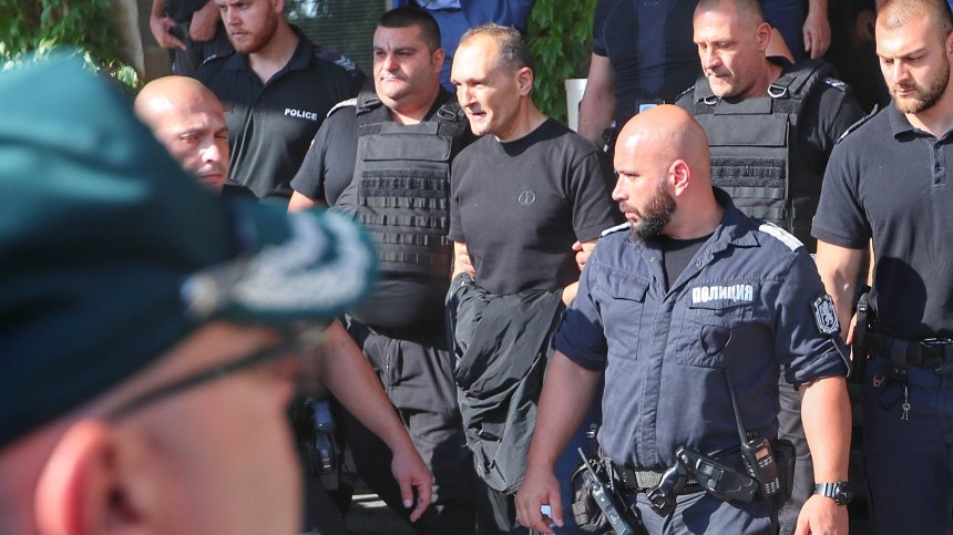 Ще гледат мярката за неотклонение на Васил Божков