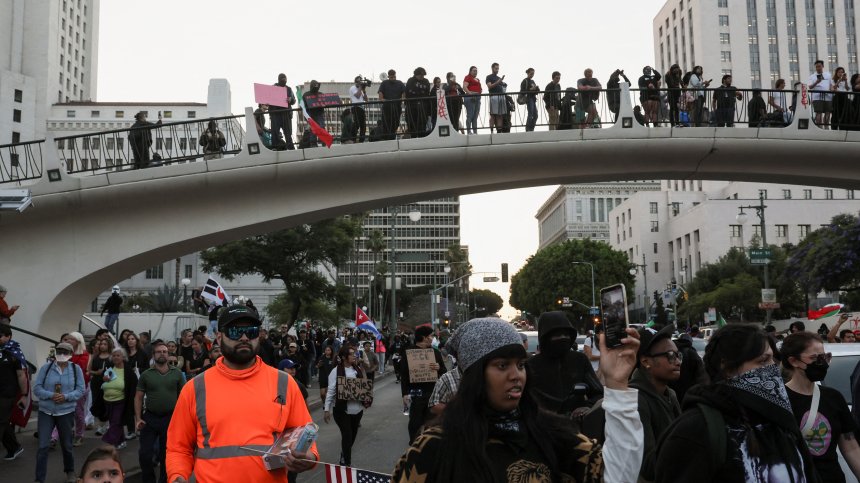 Вдигнаха полицейския час в Лос Анджелис