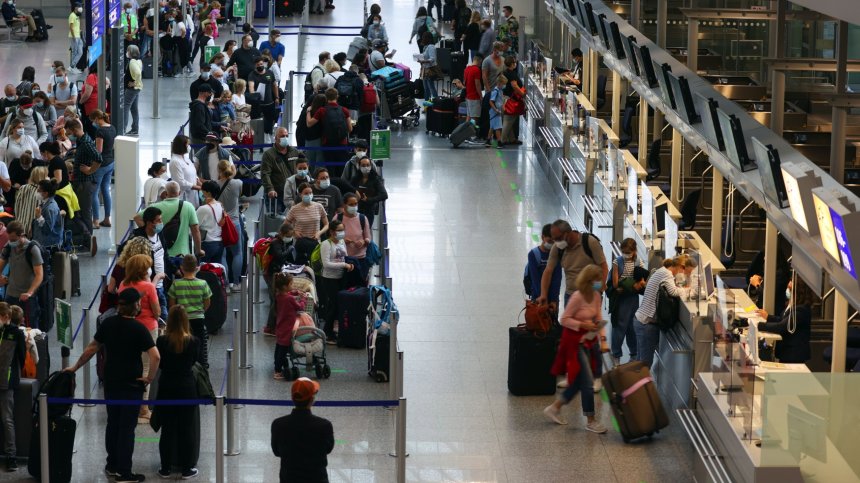 МВнР: Полетът на блокираните на летището във Франкфурт българи ще закъснее