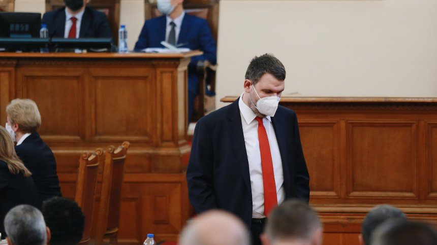 За искането на МВР имунитетът на Пеевски да бъде свален - говори един от адвокатите му