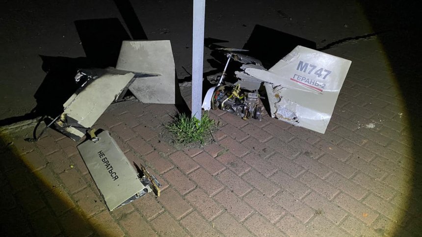 Двучасов обстрел по Славянск с С-300 и "Шахид", поразени са жилища и офиси