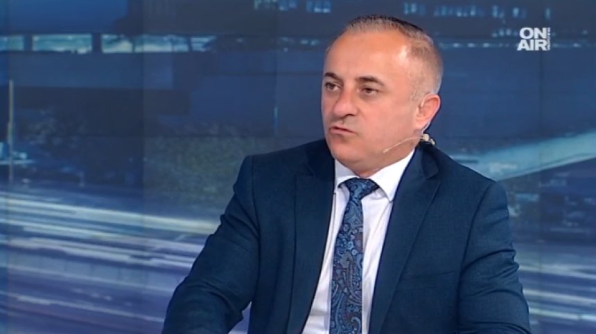 Ахмед Доган - учен? ВМРО настоява за доклад от МОН за учебното съдържание!