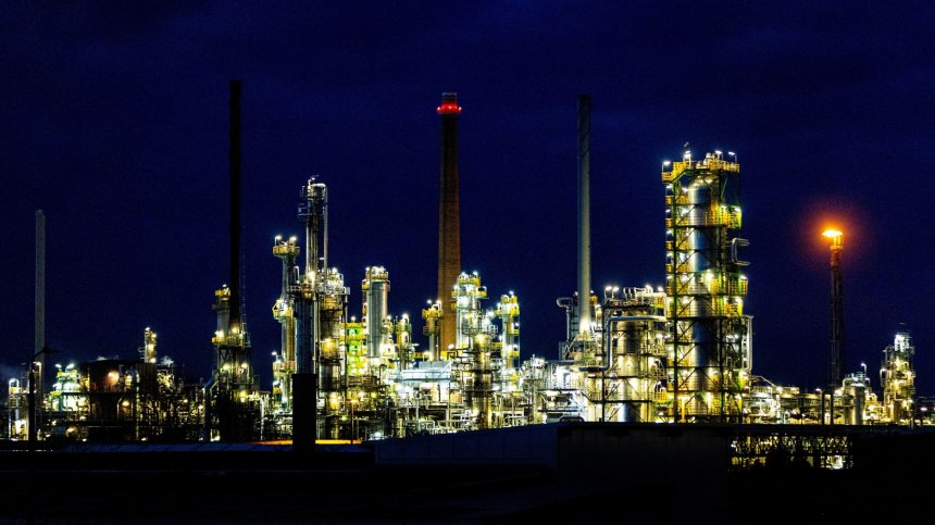 Спад в цената на петрола, накъде ще продължи зависи от решенията на ОПЕК+