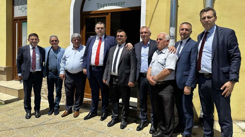 Пеевски в Търговище: Вие сте на ход, много неща имаме да правим за хората