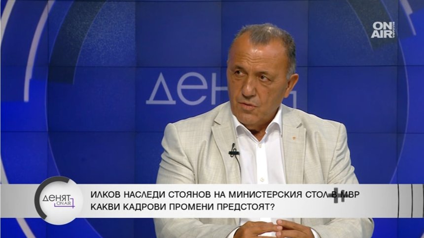 Акад. Румен Ралчев: Шефът на МВР трябва да е политик, а не полицай