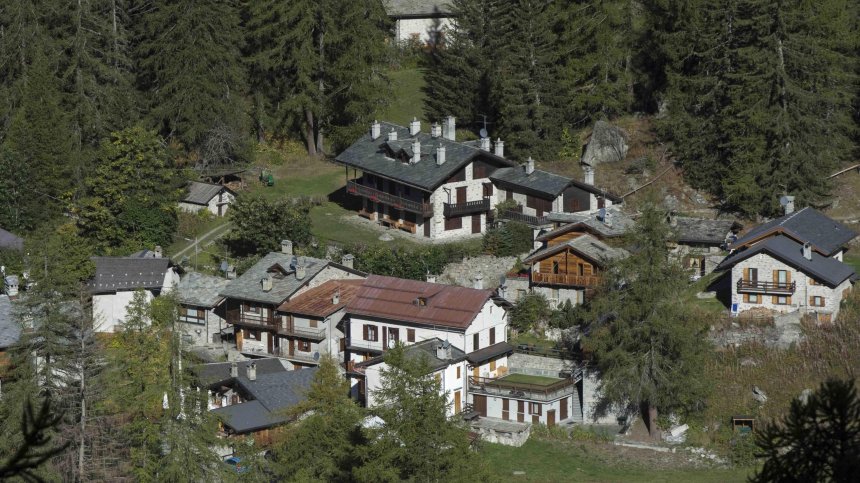 Кастропиняно - италианското градче, в което се продават къщи за 1 евро