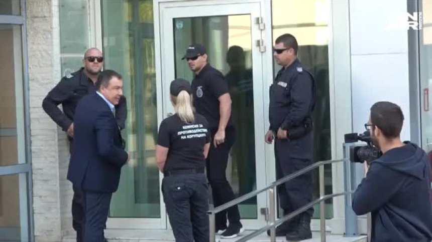 Кметът на Несебър сред проверените при акцията на ГДБОП