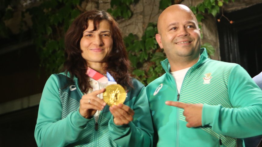 Стойка Кръстева: Правилният път е постоянство и да си подаваме ръка